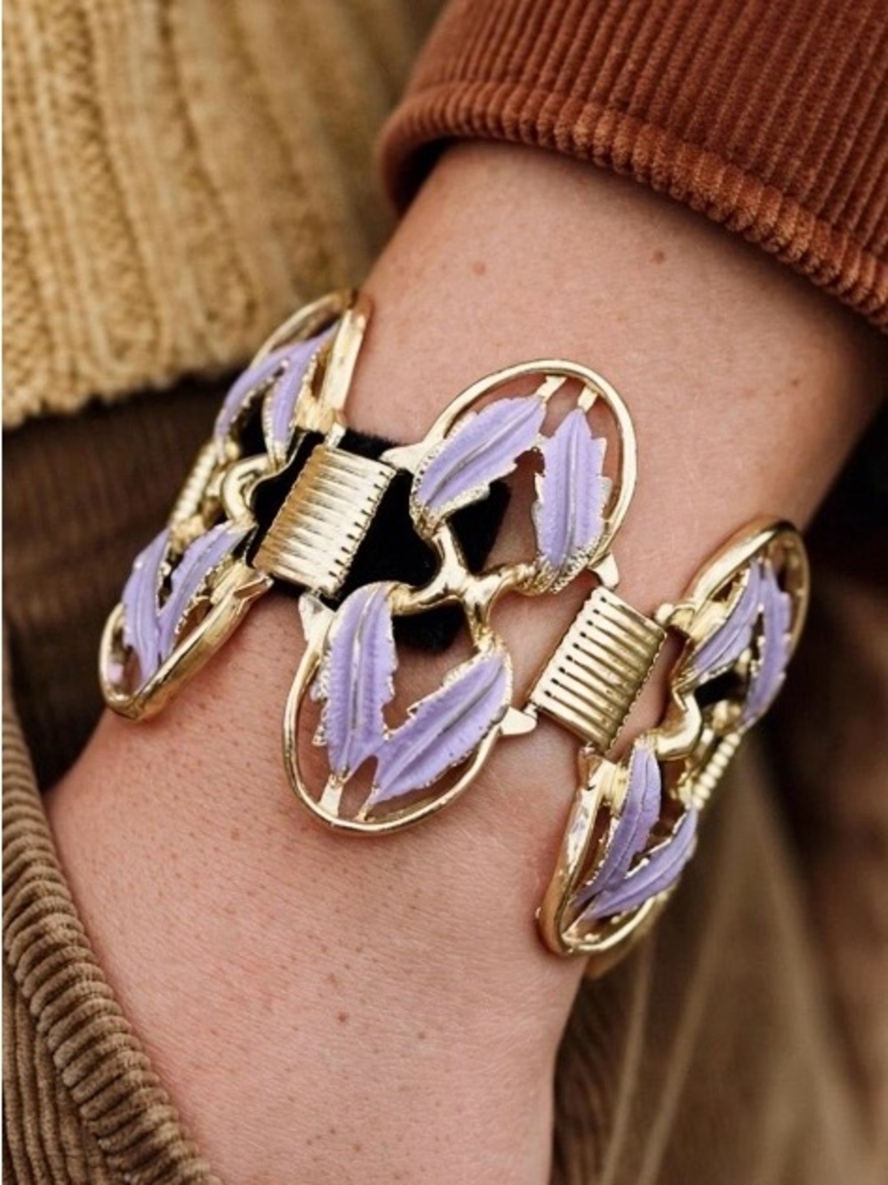 Gold-toned Vintage 1960-1970’s Lavender Enamel Coro?Mid Century Modern Bracelet